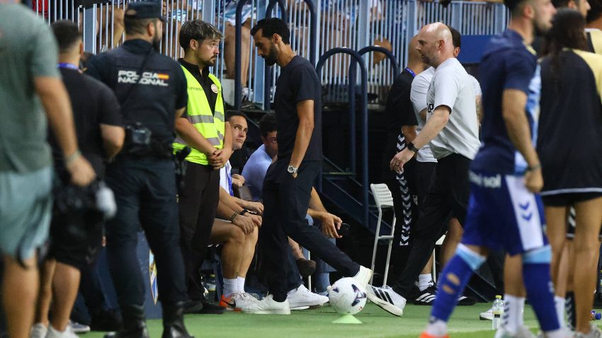 Cirkus u Španiji: Arbeloa predao trofej bez borbe - navijači ga ismevali sa tribina (VIDEO)