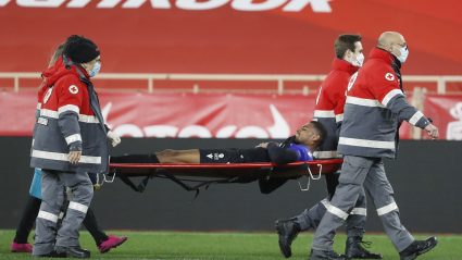 Tri pokidana ligamenta kolena nisu bila dovoljna: Hodajući maler se vratio na nosila