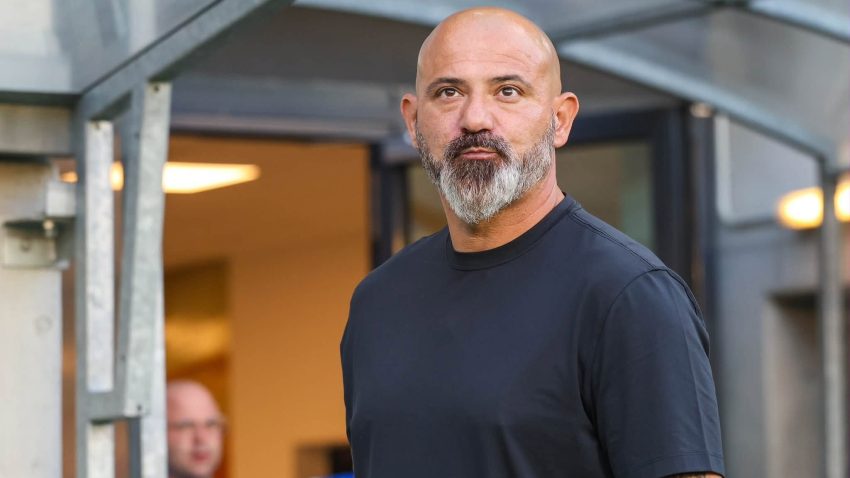 Stanković priznao loš dan: Nedopustivo je da smo delovali opasnije kada je bilo 11 na 11 nego sa igračem više... Poremetio nas je način na koji smo primili gol